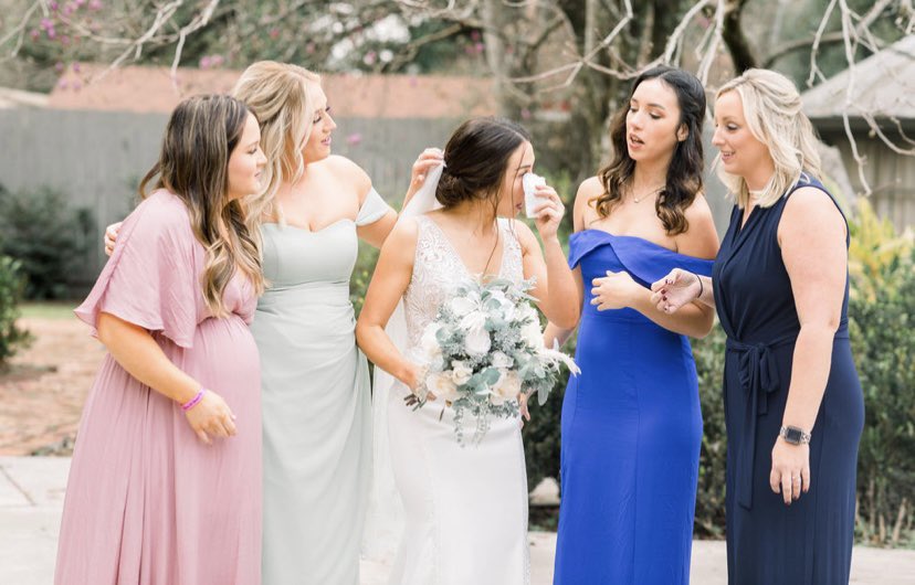 haleyharmy's tweet photo. These beautiful women 💚 https://t.co/HBHZWITouK