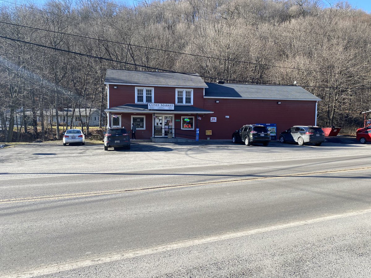 UPDATE: Three weeks ago, this store in Lonaconing, Md. sold a winning $731 million Powerball ticket.
As of yesterday, the Maryland Lottery told me no winner has come forward.
“We are ready for them,” spokesman Doug Lloyd stated.
Maryland does allow winners to remain anonymous. https://t.co/hDmz7ZJwYE