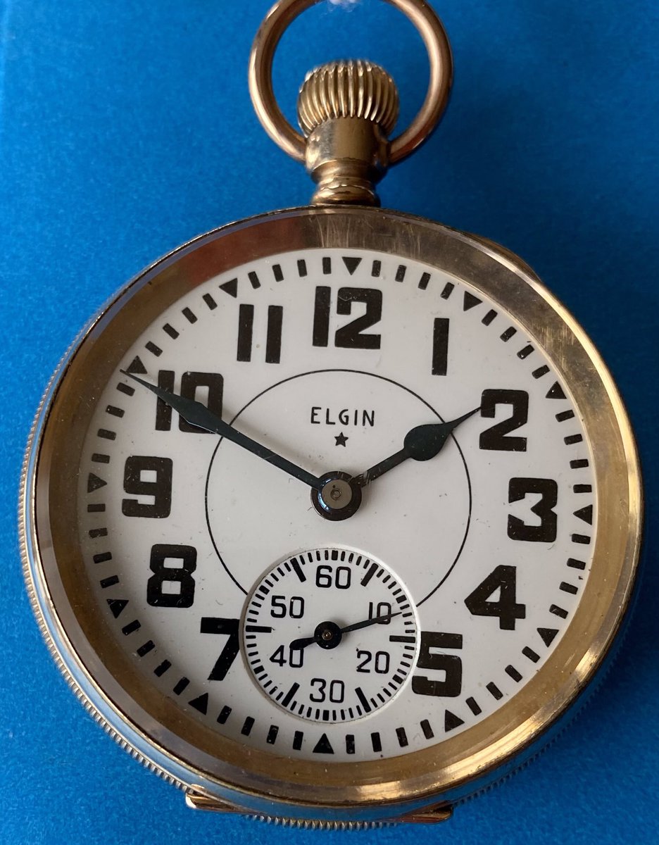 This railroad grade Elgin pocketwatch dates back to around 1933. But the single-sunk enamel dial sure has held up well for almost 90 years! #maistomountain #horology #elginpocketwatch #railroadgrade #bwraymond #enameldial #ElginIL #Elgin