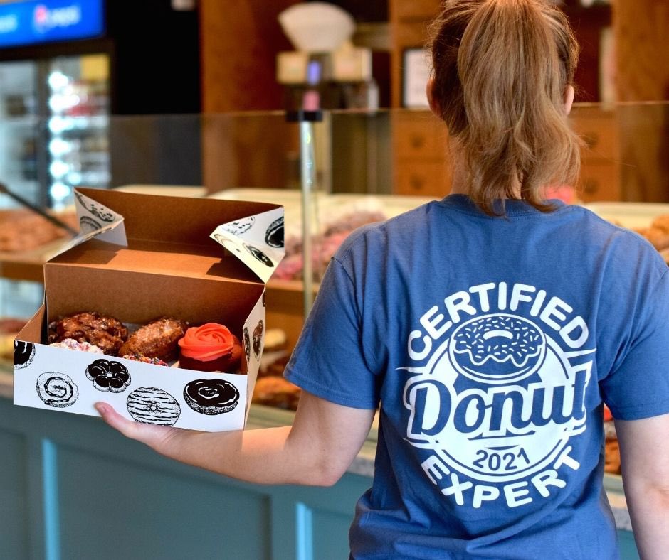 DonutTrail's tweet photo. Certification: Donut Expert ✅

🍩🎉 The 2021 #DonutTrail T-shirt is here! https://t.co/zKZoiRLQKA