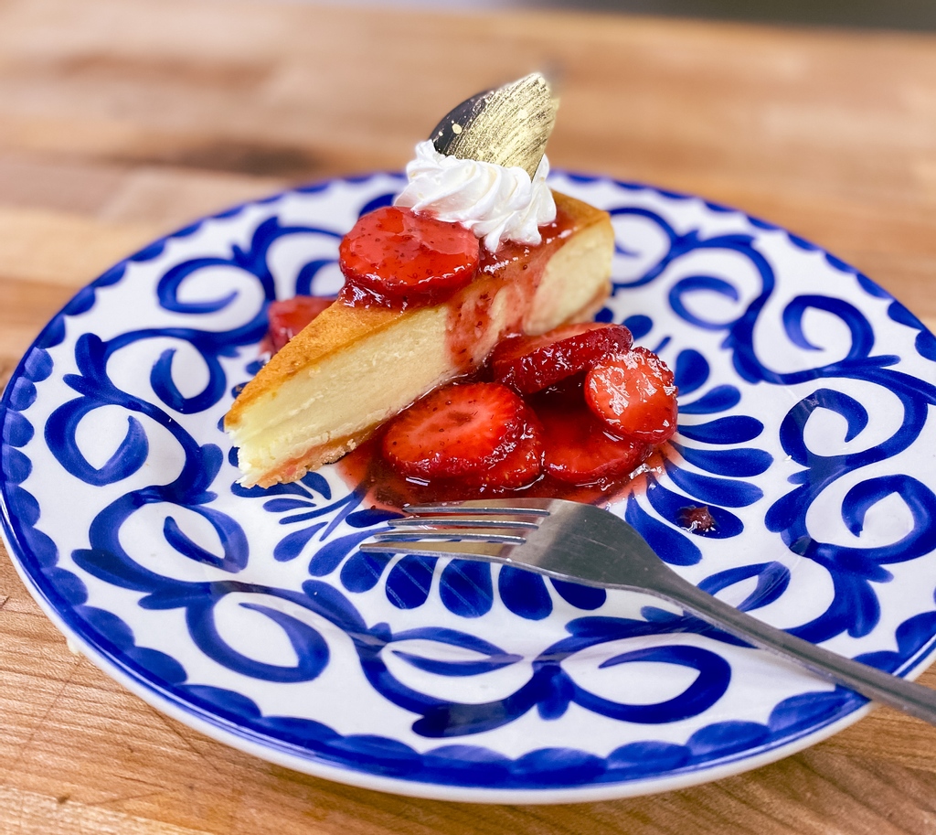mifamiliarim's tweet photo. Still in need of Valentine's Day plans? Join us for dinner at Mi Familia! Upgrade your meal to the Sweetheart Package which includes 2 mini bottles of champagne and a slice of queso fresco cheesecake to share. https://t.co/AIFeej0hHd