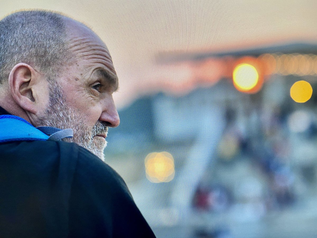 sebas_alvaro's tweet photo. Ante las informaciones sobre la salud de Juanito, me gustaría decir que desde el mismo sábado en que fue ingresado estamos siguiendo su evolución en @ElTransistorOC . Evoluciona favorablemente y me pide daros las gracias a todos los que os preocupáis por él. https://t.co/PKvzIMEMYQ