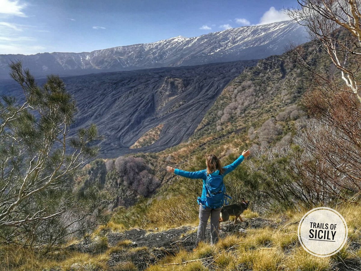 #Etna e la splendida Valle del Bove
➡️ trailsofsicily.com

#hiking #outdoors #sicily #volcano