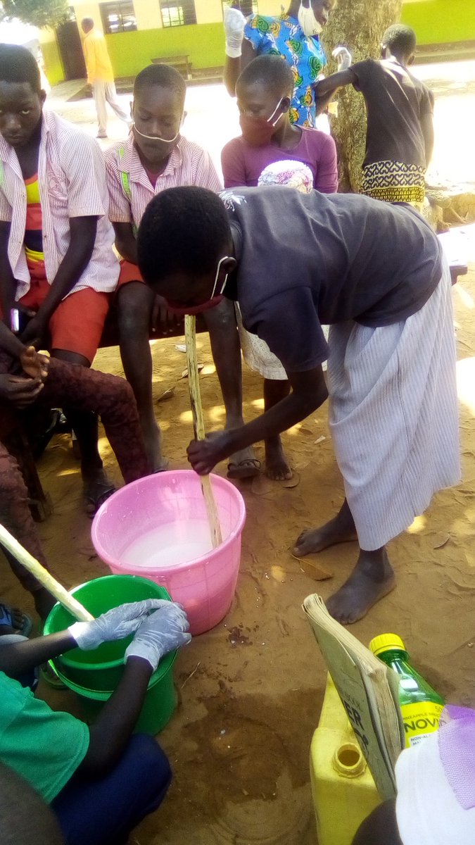 george_abedi's tweet photo. Day well spent teaching Liquid soap making skill as part of our Skilling project to empower the underprivileged child achieve a holistic growth, end poverty and create a world of possibility for the children. Support us scale up the project. @TEACH4UG @TeachForAll @Kassaga4UG https://t.co/aAnbBMBZ35