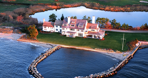 yourkeeagent's tweet photo. Did you recently stumble upon millions and millions of dollars? Perhaps you'd be interested in these celebrity homes for sale! Which is your favorite?

Jennifer Kee | Real Estate https://t.co/JavmmkYibz https://t.co/tkv7LWksFU