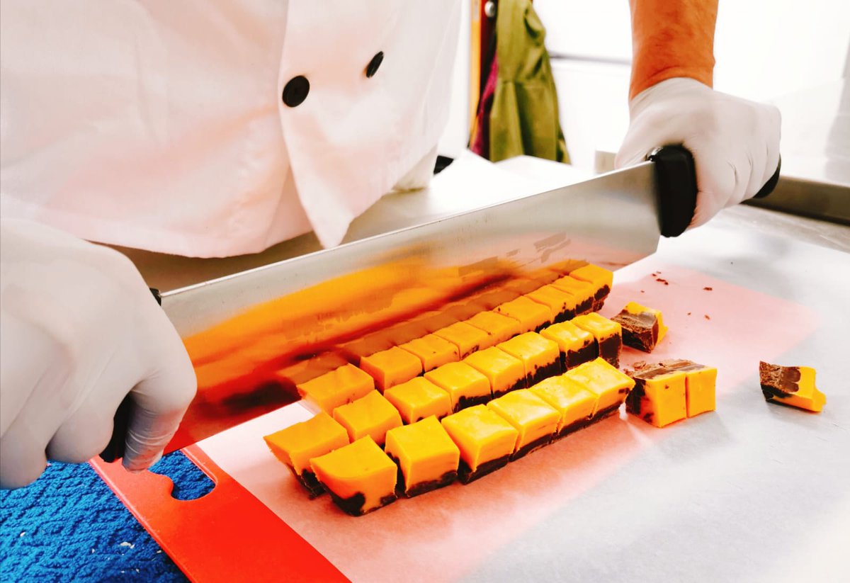 FabFudge_UK's tweet photo. Good evening #HandmadeHour! We're FabFudge, a Luxurious Artisan Dairy Free Fudge Producer based in #Bristol.

We create over 20 flavours of #Vegan Fudge such as Baileys Almande, Gin &amp; Tonic and Creme Egg Fudges!

We ship ALL over the UK!

https://t.co/O57rgYrh0i https://t.co/SCwa3gRsF9