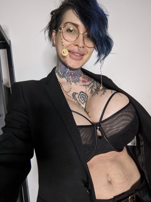 What's your opinion about women in suits? Vote for me ==>https://t.co/U5brBfJklT Join me ==> https://t<a href="/tag/hot"class="tags"><span>#hot</span></a><a href="/tag/sideboobs"class="tags"><span>#sideboobs</span></a><a href="/tag/inkedgirl"class="tags"><span>#inkedgirl</span></a><a href="/tag/tattoos"class="tags"><span>#tattoos</span></a><a href="/tag/candid"class="tags"><span>#candid</span></a><a href="/tag/bigboobs"class="tags"><span>#bigboobs</span></a>