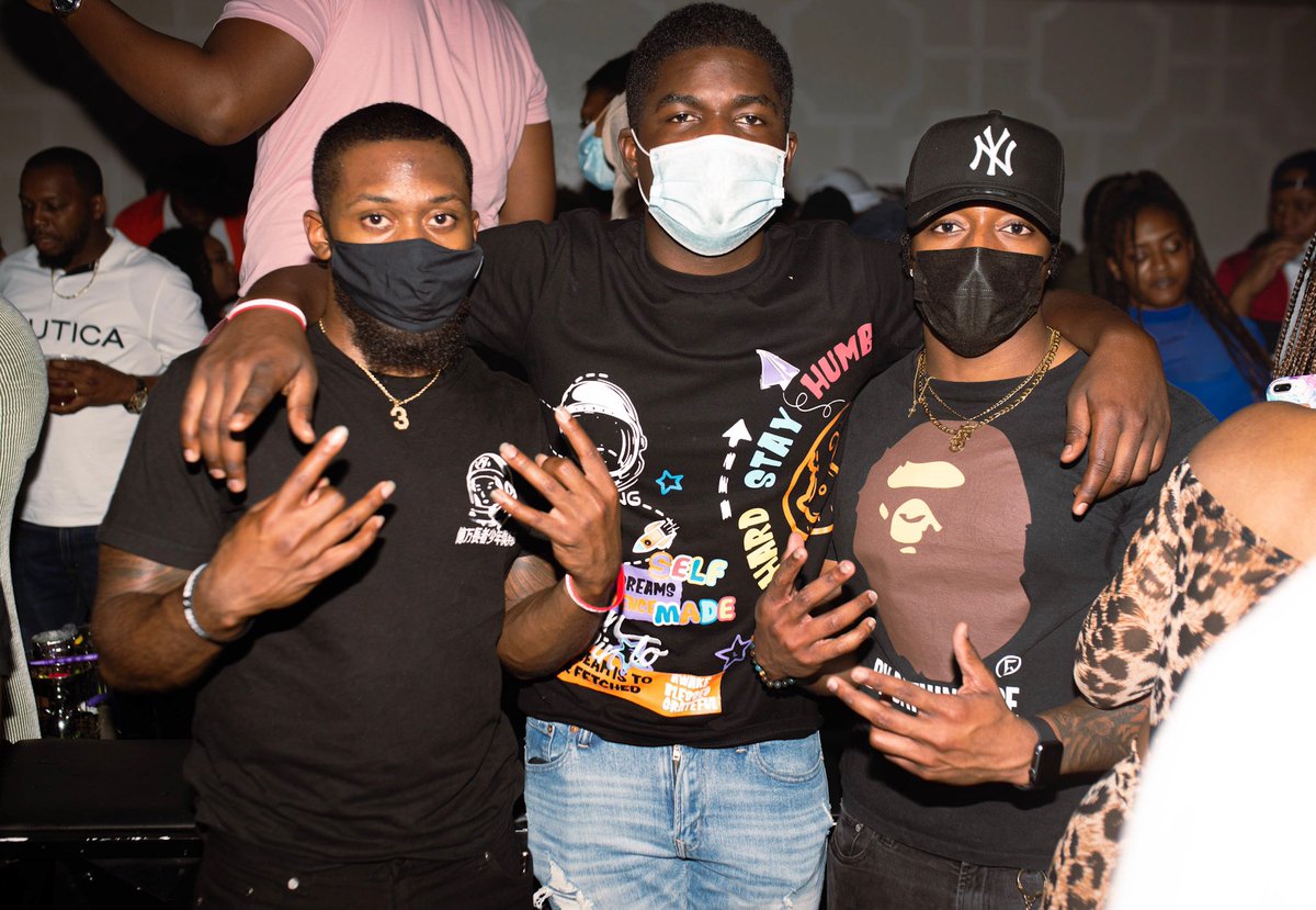 JCHoops_4's tweet photo. Mask on 🥱 https://t.co/I13KKdallI