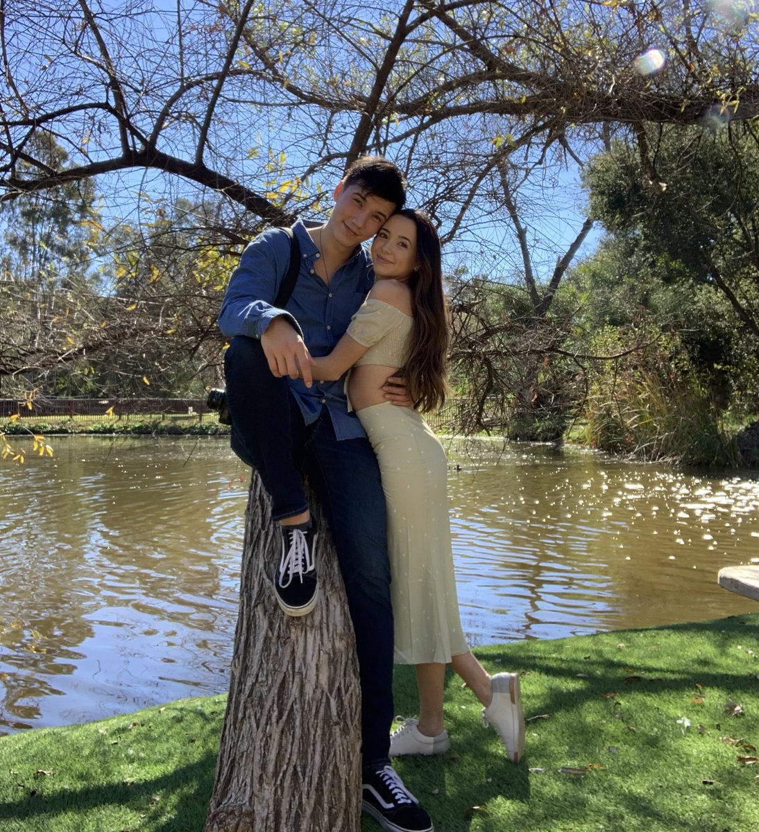 veronicamerrell's tweet image. If you haven’t seen @AaronBurriss birthday surprise! Go watch! ☺️

youtu.be/7-8i5VB_2ao