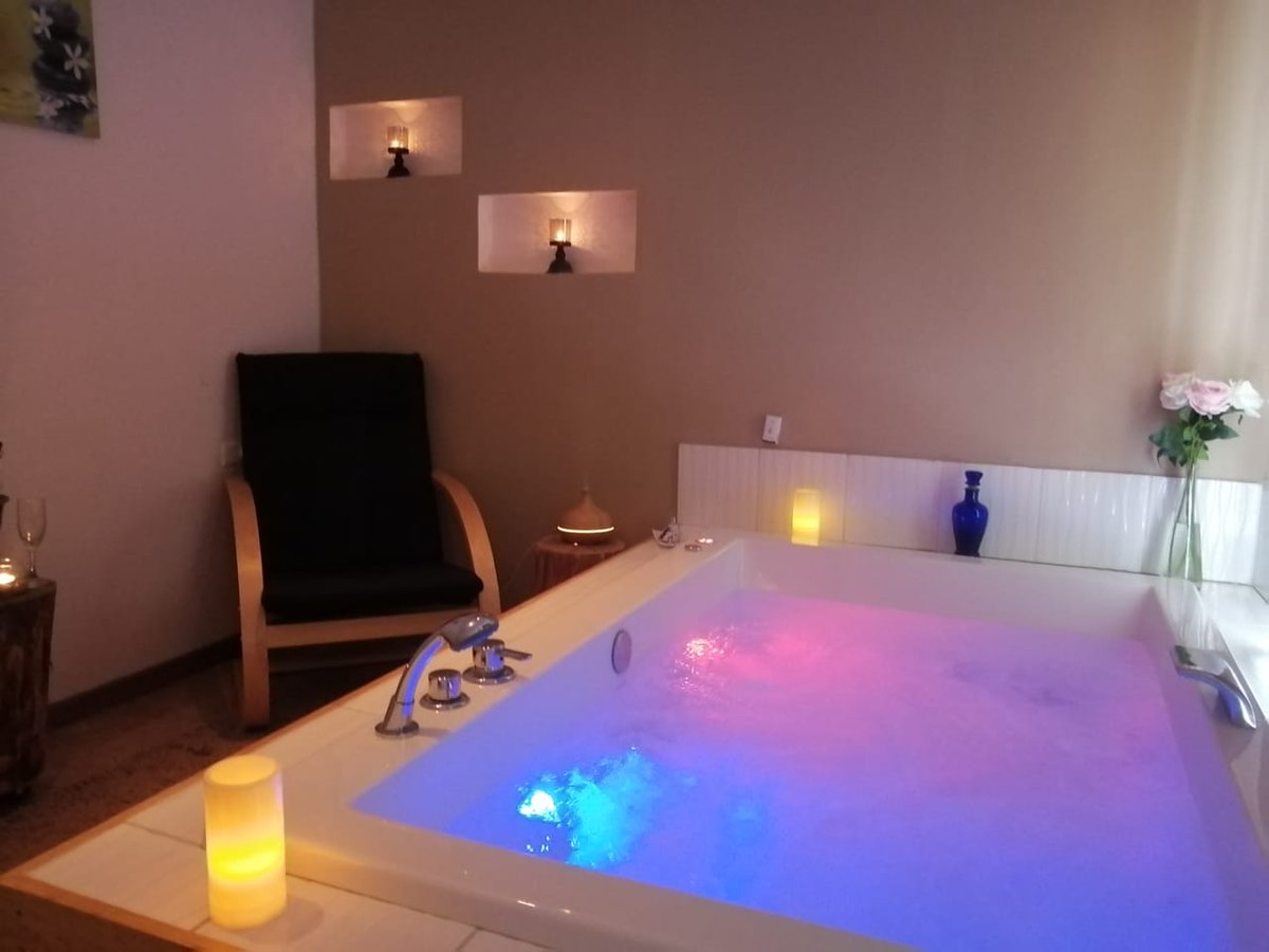 ✅ Seremi @CarlosLillo_A visitó el Centro de SPA y masajes Kundalini 🧴, ubicado en las Pircas Hijuelas Arboleda Grande, #Salamanca.

Sitio acogedor y seguro, dónde podrá renovar su energía y vivir un momento de tranquilidad con su familia😊

#ApoyoaLasPymes 
#ProvinciaDelChoapa