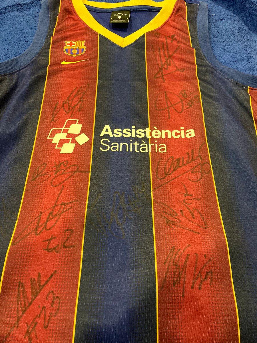 totgira's tweet photo. 🏀 LA COPA DE BÀSQUET ÉS NOSTRA! 

💰 Sortegem dues samarretes de Barça i Penya signades per les plantilles! Què has de fer?

1️⃣ Fes RT d'aquesta piulada
2️⃣ Segueix el nostre compte
3️⃣ Comenta la Copa amb nosaltres https://t.co/sa5NONjJ4R