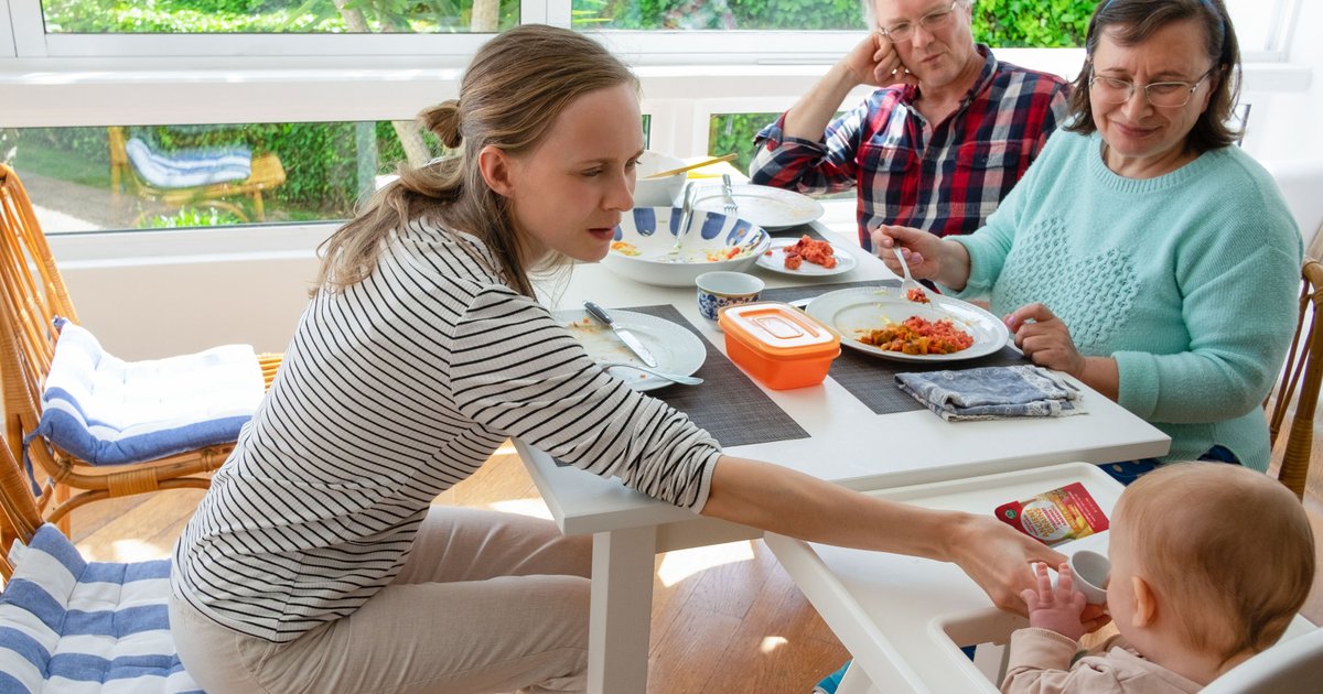 Self-feeding is an important milestone for your baby. Our #powerblends are a healthy, flavorful snack - and easy for little hands to hold! 👶🙌
.
.
.
#tummyfriendly #littleone #nurturme #tastyandhealthy #toddlerpurees #toddlersnacks #firstfoods #fruitpouches #fruitsandveggies