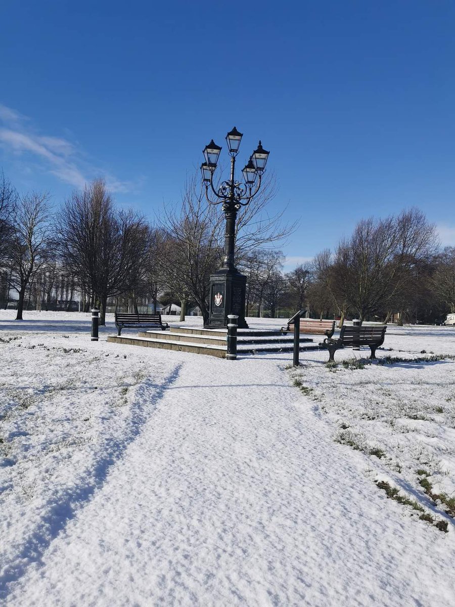 PictureTeesside's tweet photo. The Five Lamps in Thornaby today. #ThisisTeesside https://t.co/C7O9iYCvjC