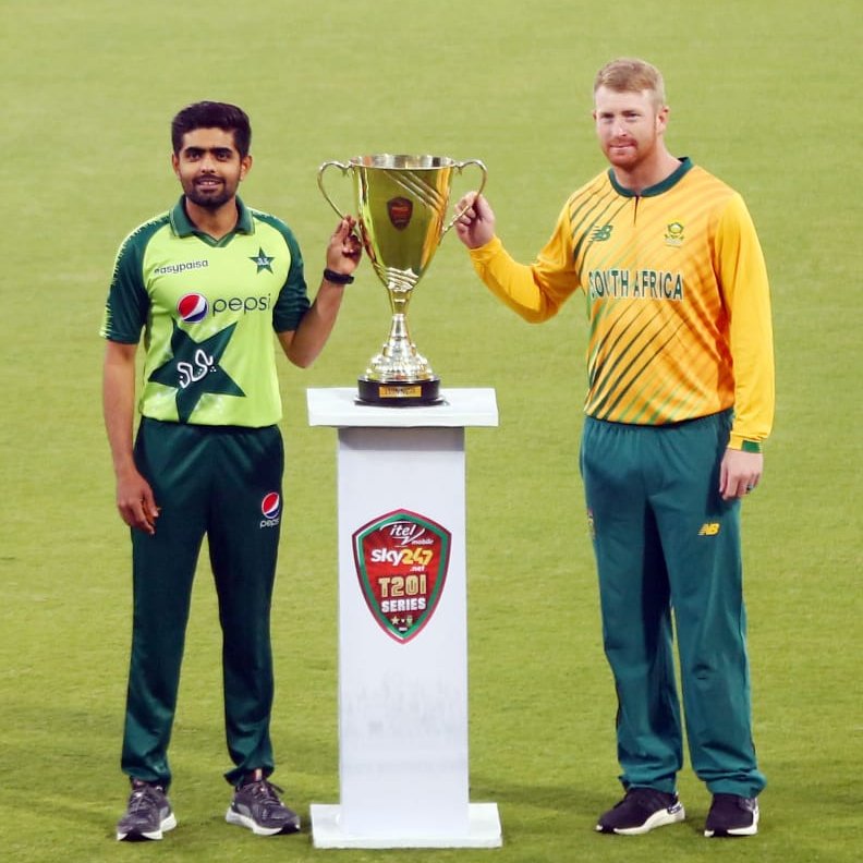 Ayemanmalik01's tweet photo. Here is Captains of Team Pakistan 🇵🇰 and South Africa with T20I 🏆
Best of luck #BabarAzam ✨ Inshallah♥️ Pakistan will Win ⭐ this🏆!!
.
.
#PAKvSA #PAKvRSA #HBLPSL6 #PSL6 #Cricket #T20inception # https://t.co/sxra14RKSk