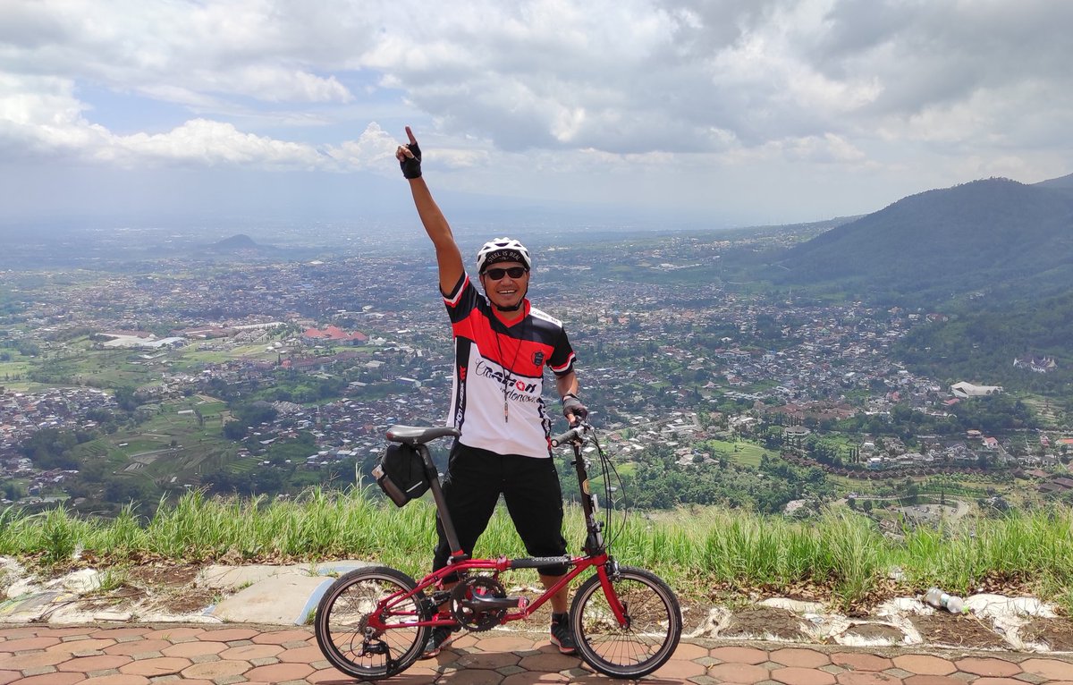 mamentorium's tweet photo. Paralayang, Batu. https://t.co/oLbmUwZVhk