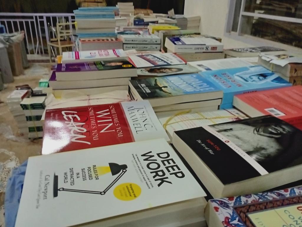AzharHussaini5's tweet photo. Reading is to the mind what exercise is to the body.
#HTLF21
#MBF21
#USU
#ReadersZone
Make sure your presence tomorrow at KB Science college.
From 10 am to 6 pm. https://t.co/pCdK4CImVZ