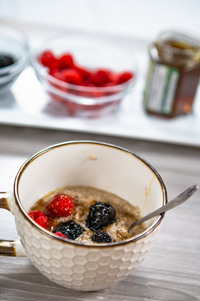 BearFoodKitchen's tweet photo. What’s for breakfast? I made some Grain-free porridge with berries. So delicious and healthy.
#delicious #breakfast #foodie #grateful #bearfoodkitchen #youtube #paleo #recipe #youtubechef #instantpot https://t.co/2OXMFvfbtB
