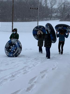 warriorsatlms's tweet photo. What do you do when it snows in upstate NY? The physical education classes go snowshoeing & tubing. #snowisfun #lifeskill #allwes #rogalia https://t.co/9bBr3jcaBn