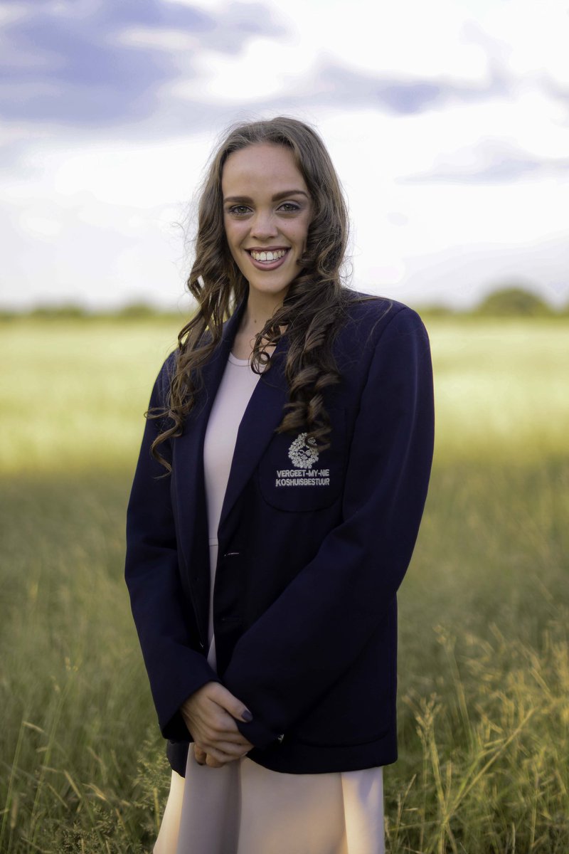 VMNDamesNWU's tweet photo. 𝗛𝗖 𝗜𝗻𝘁𝗿𝗼𝗱𝘂𝗰𝘁𝗶𝗼𝗻

𝗔𝗻𝗸𝗲-𝗠𝗮𝗿𝗶 𝗪𝗲𝗻𝘁𝘇𝗲𝗹

Her portfolios for 2020/21 are Recruitment and Miss VMN. She is also the corridor HC member of GORGO. 

#mynwu #nwupukke #vergeetmynie #gaanvirgoud #hkbekendstelling https://t.co/lRteJebkdt