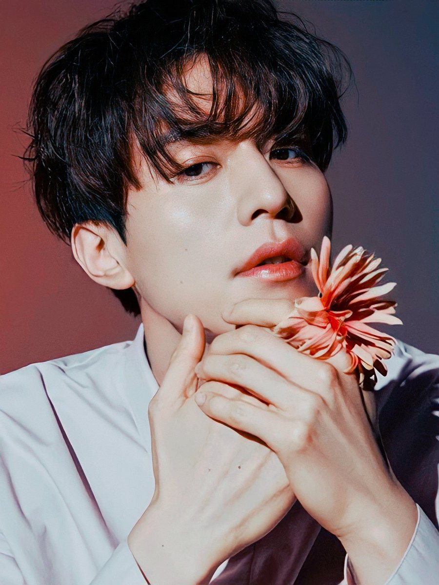 wookftm's tweet photo. Cover of @atstar1magazine Magazine March 2021 issue 🤩🤩
#LeeDongWook #이동욱 #magazine https://t.co/dCgHaZcms8