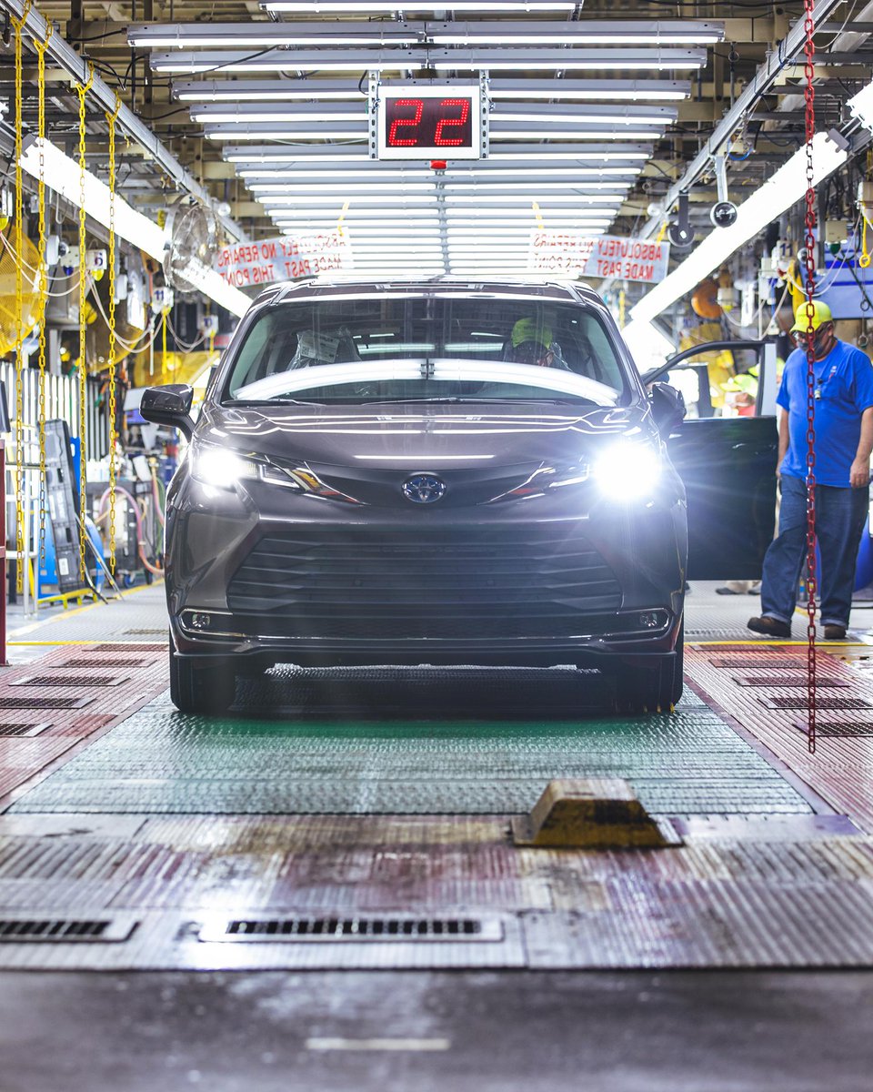 Toyota's tweet photo. And just like that, TMMI enters Toyota's history books with the 𝟯𝟬 𝙈𝙞𝙡𝙡𝙞𝙤𝙣𝙩𝙝 U.S. produced vehicle: the all-new 2021 #Sienna #Hybrid! 🇺🇸 https://t.co/T5rHCHTQdW #LetsGoPlaces https://t.co/Z1yVaWR7DO