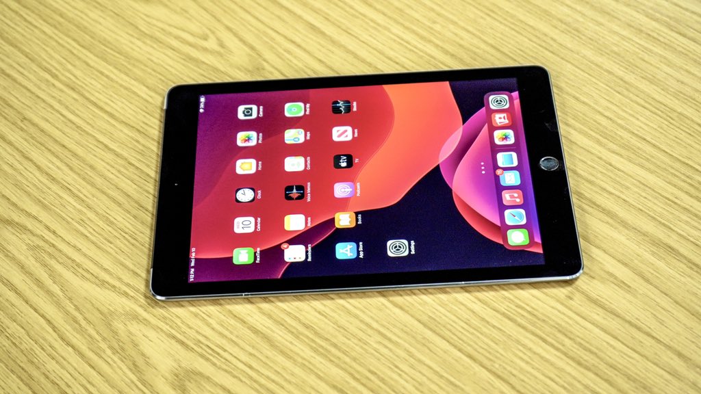 JoeBhent's tweet image. #forsale
Prix: 98 950 Fcfa
Product: iPad Air 2
Storage: 128GB
Silver: Silver
+ Case Gorilla 🦍 
Conditions: Occasion; Pas de Chargeur

😎 #Discutable 🤑