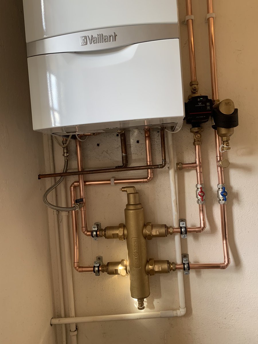 <a href="/vaillantuk/">Vaillant UK</a> 637 out, Vaillant ecoTEC Plus 637 in, with <a href="/SpirotechUK/">Spirotech</a> Spirocross LLH and MB3, @Grundfos_UK external pump, new <a href="/Honeywell_Home/">Honeywell Home</a> controls and converted from Y plan to S plan. Customer hasn’t had proper heat throughout her house for 12 years! Now she does 👌🏻