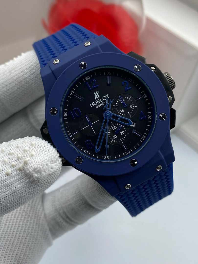 _miimee's tweet image. Hey guys so I sell wrist watches and accessories please patronize me🥺🥺🥺