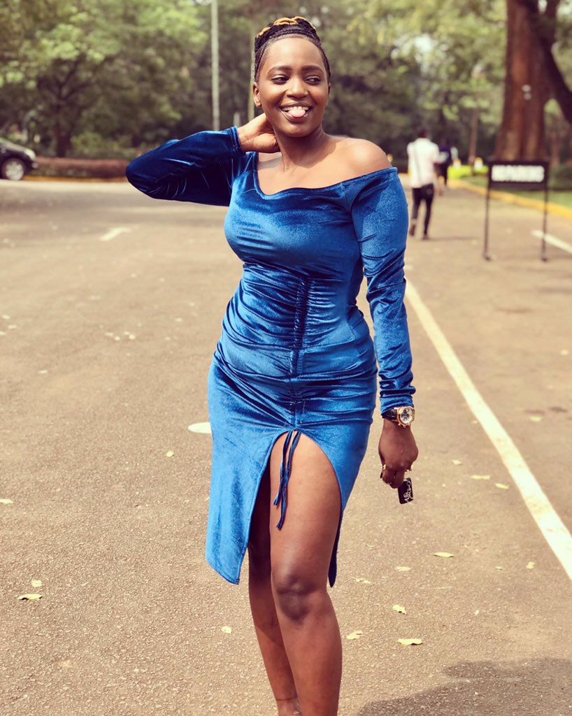 MarcahCaroline's tweet photo. Ojja kunkwaana nkusabe sente aate onyiige 😂🤣😂 https://t.co/uib0FwA7Bc