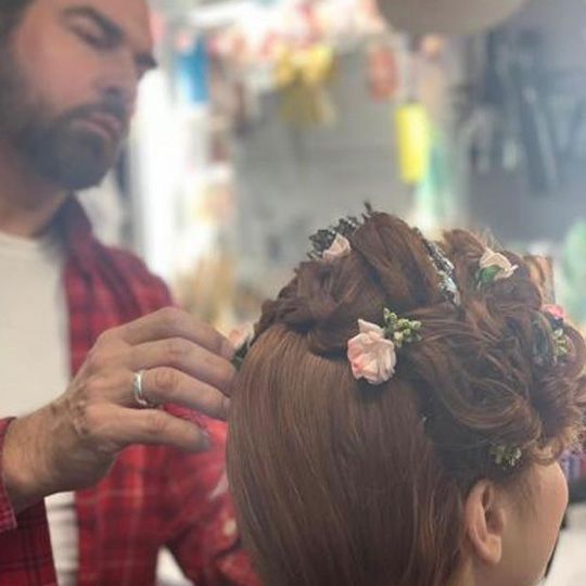 creativeheadmag's tweet image. New on #SelfStyled, we chat to Bridgerton’s hair and make-up designer, Marc Elliot Pilcher, on how he merged Regency styling and modern techniques: bit.ly/2YKOZHG