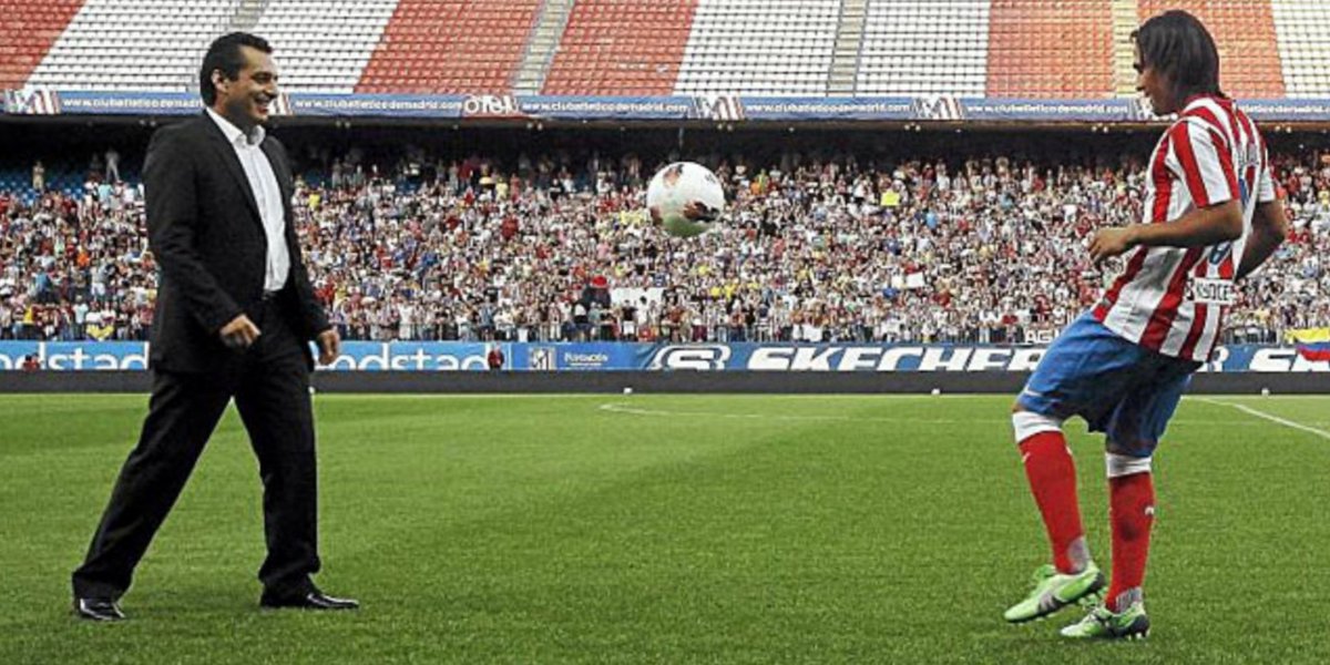 Futre's tweet photo. El Tigre @FALCAO , el Calderón, la afición...como os echo de menos https://t.co/8cPDcPa4Uy