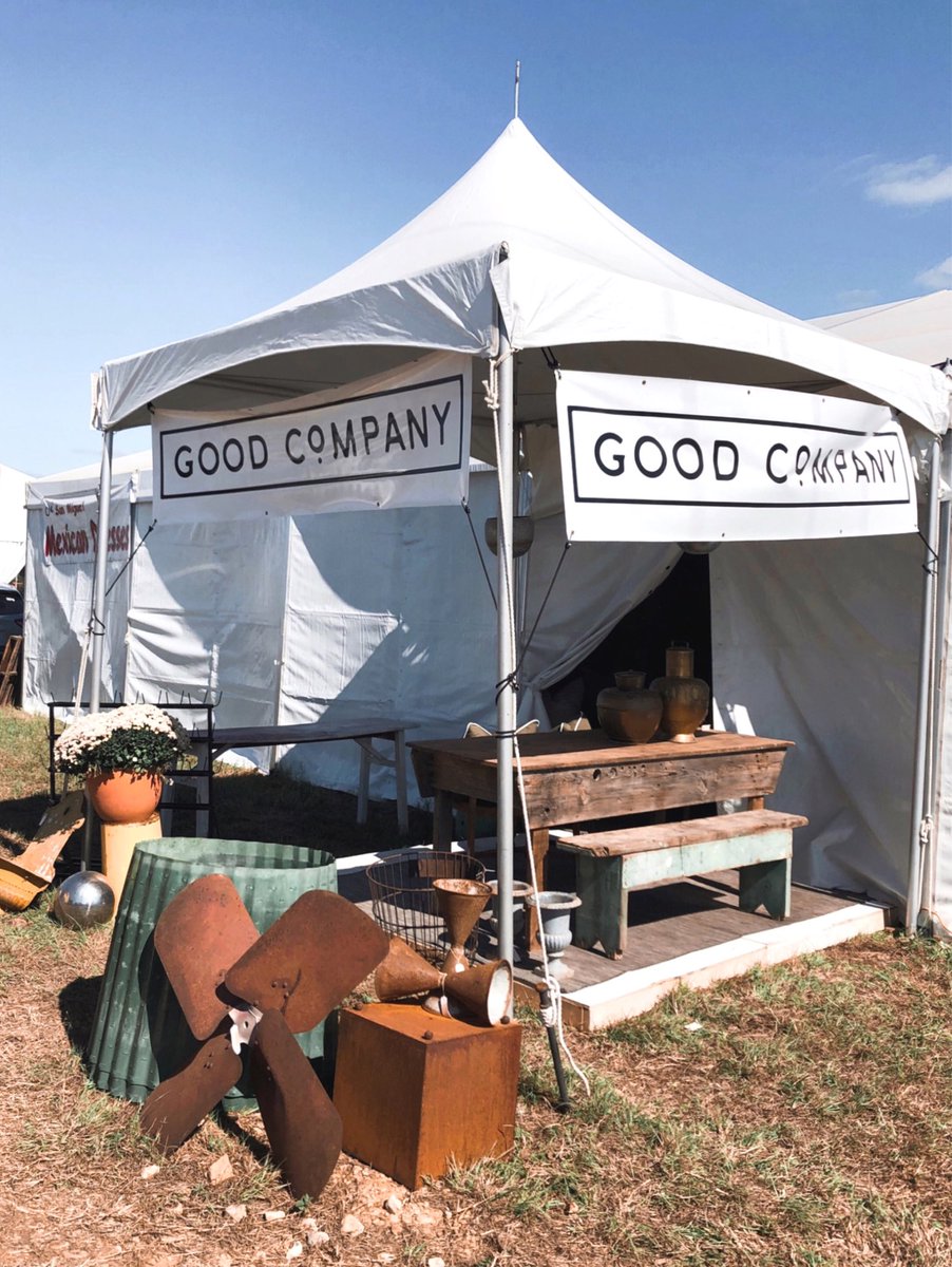 thearborsrt's tweet photo. There’s treasures of all different shapes and sizes at The Arbors! 

Be sure to check out the Dealer Directory on our website! You can see all our new and returning dealers as well as what tent to find them in 🤍

𝙿𝚑𝚘𝚝𝚘: 𝙶𝚘𝚘𝚍 𝙲𝚘𝚖𝚙𝚊𝚗𝚢 𝚒𝚗 𝚃𝚎𝚗𝚝 𝙶 https://t.co/Po31Kwglrg