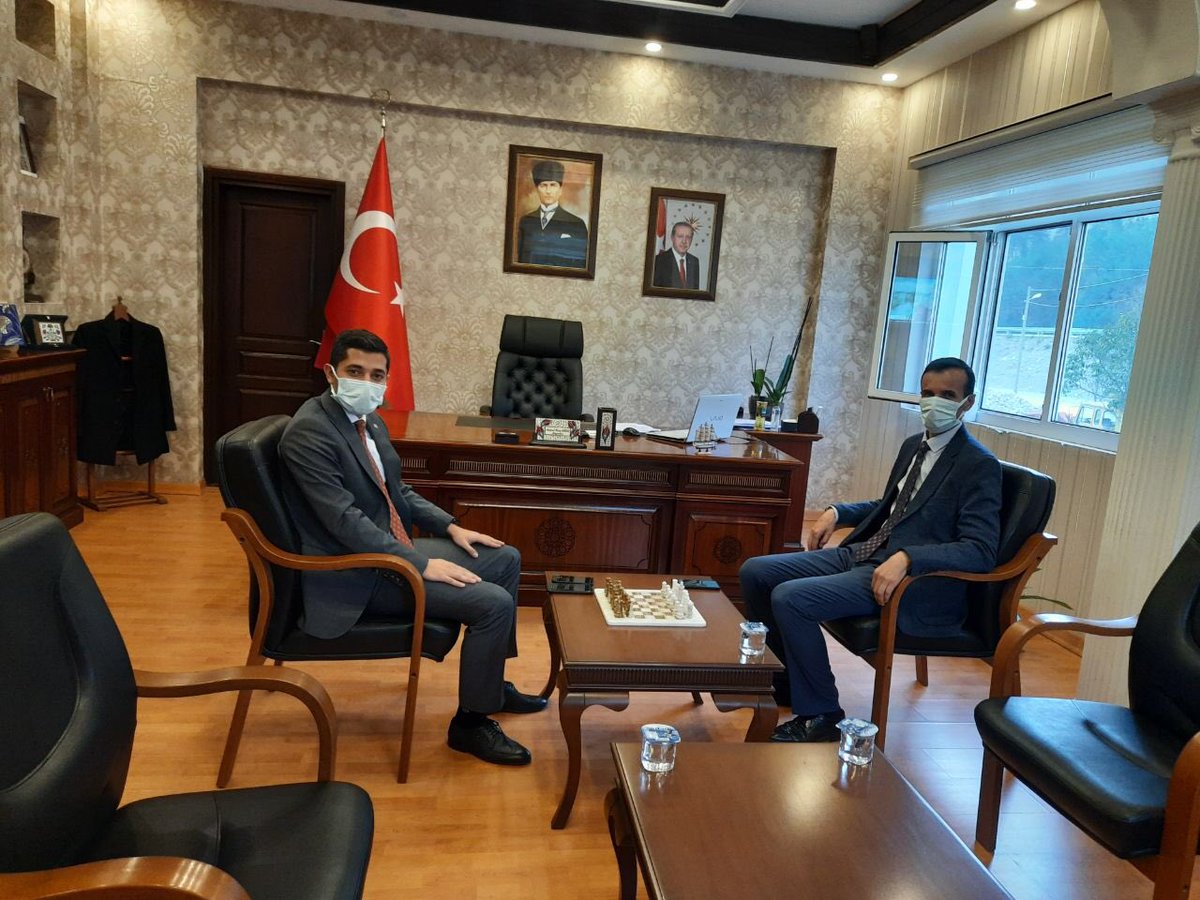 Belediye Başkanımız Adnan Acar, İlçemize yeni atanan Dikmen İlçe Kaymakamı Mehmet Nesip Mahir’e hayırlı olsun ziyaretinde bulundu.