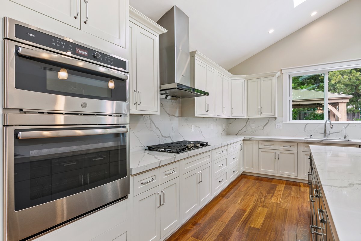 b_b_builders_sj's tweet photo. New to San Jose? No problem, Brother &amp; Brother Builders is here to help you with your custom home renovation and addition needs! https://t.co/SSHAsLgnr8 #KitchenRemodel #BathroomRemodel #FullRoomAddition #KitchenRemodelSanJose #SanJose https://t.co/AvFIzBS45e