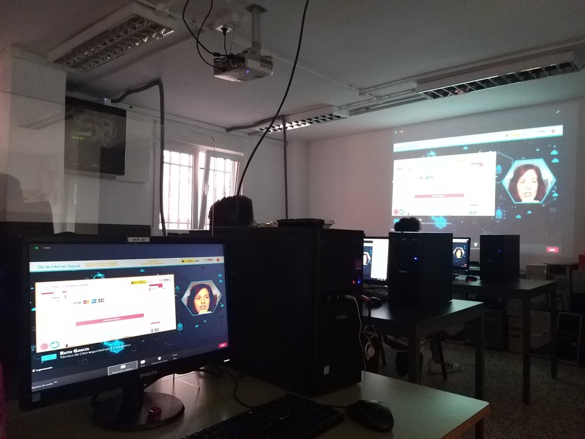 gregorioferva's tweet photo. Los alumnos de #2ºSMR participando en el Taller de #INCIBE Identificación de riesgos de Internet. Nos interesa la ciberseguridad. Queremos ser responsables y hacer un buen uso de la red. 
#DiaDeInternetSegura #SID2021 #SIDCyL2021 #ciberseguridad #cibercooperantes #is4k #OSI https://t.co/jZ8VVBa9HA
