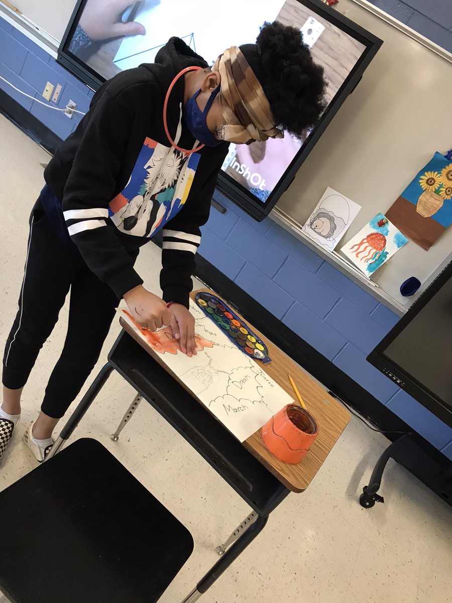 bethel1964's tweet photo. Mrs. Hudson is celebrating #RockYourSchool with a little bit of Jazz! As students entered the Apollo Theatre, they were able to@listen to the sounds of Duke Ellington and Jimmy Smith while completing their masterpieces! #CardinalsFlyHigh #StillFlyingHigh https://t.co/E1Zk2lVDJ1