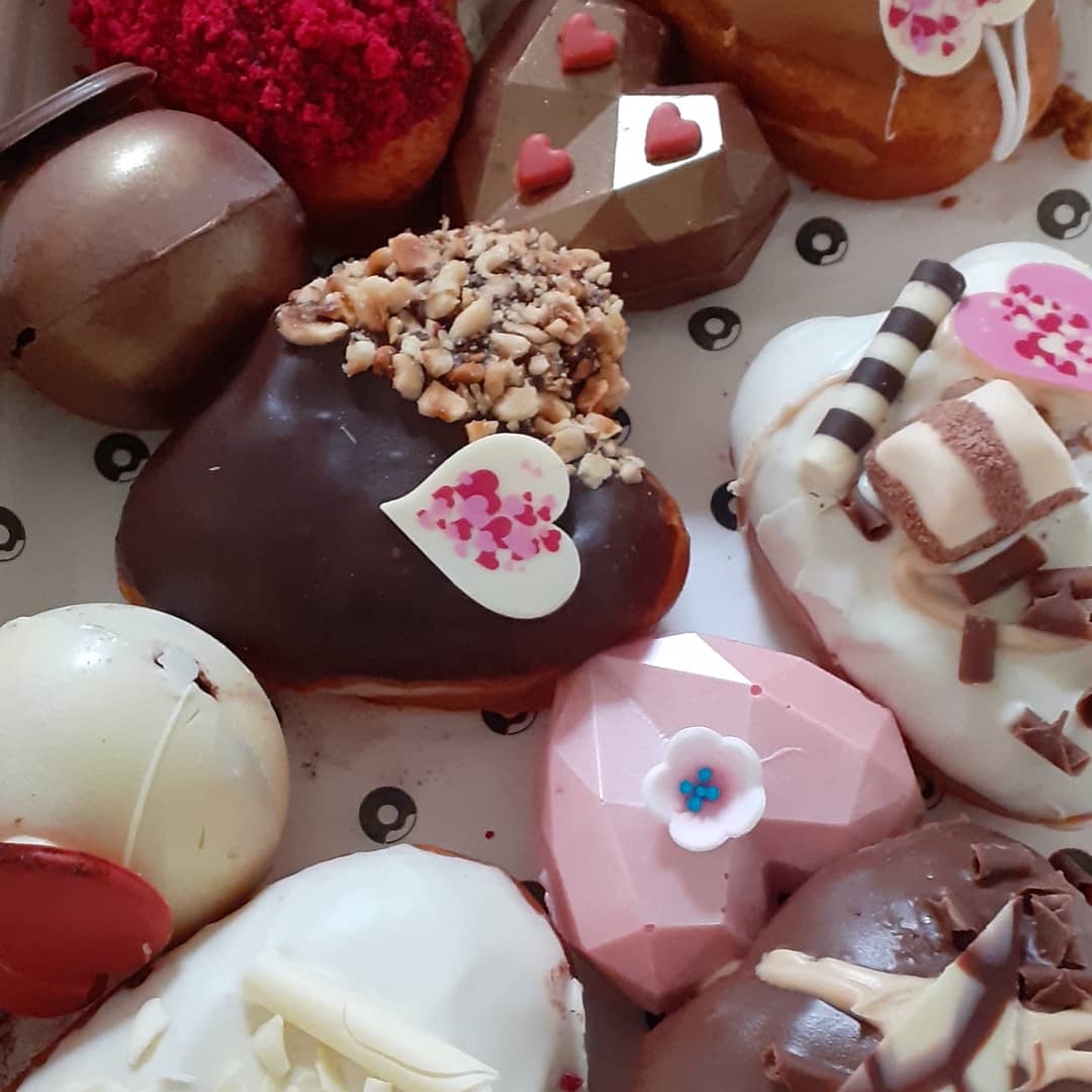 When you get donuts delivered to your home from your boss as a surprise. Great boss and company. Its the little things that count. Thank you <a href="/Broadline22/">BroadlineGroup</a> <a href="/RollingDonuts/">TheRollingDonut</a> #surprise #workingfromhome #bestboss