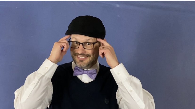 TheBurkeSage's tweet photo. When you need to be silly for an audition- I look like an Italian lawn jockey 😂#comedicaudition #auditionlaughs #michiganactors #treasurecoasttalent #amtcgrads https://t.co/CdjDppRpNd