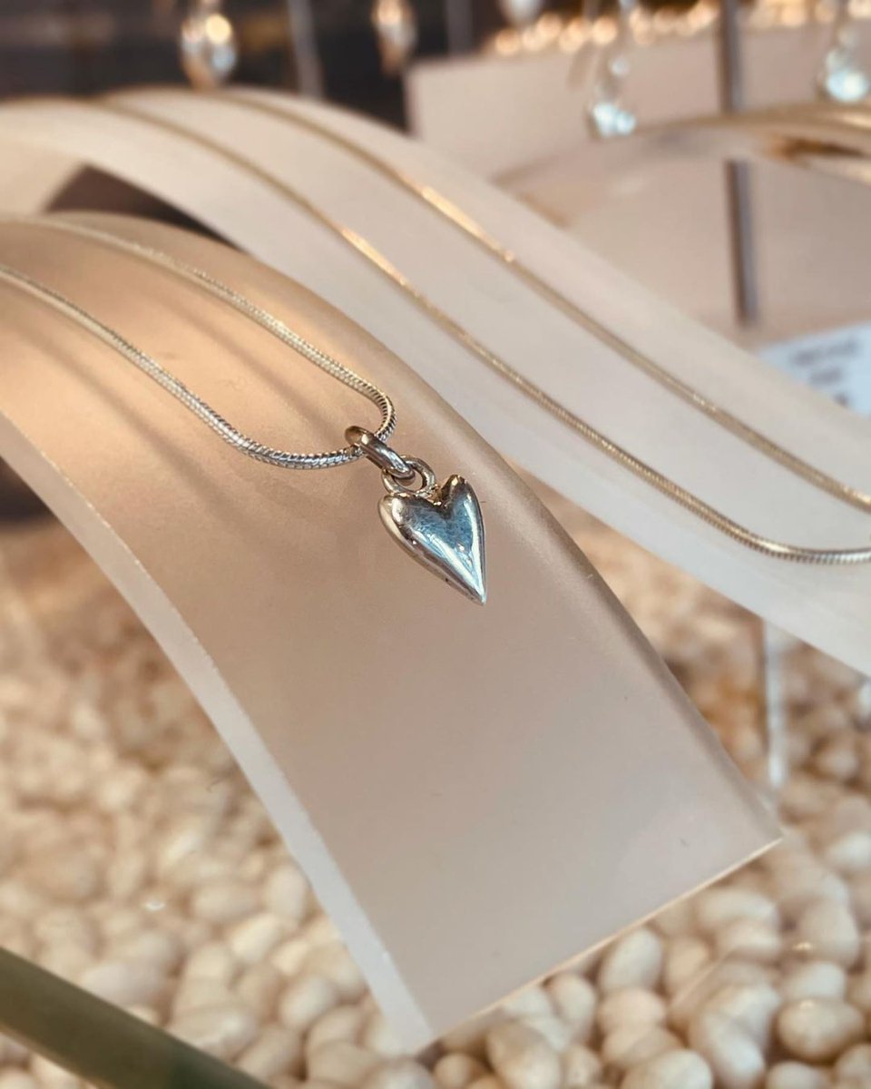 Keeping it simple with our sweet heart ♥️ 

#sweet #tuesday #heart #love #pendant #silver #bespoke #giftideas #valentines #lastminutegifts #simplepleasures #simplegifts #forhim #forher #bespokedesign #treatyourself #caringissharing