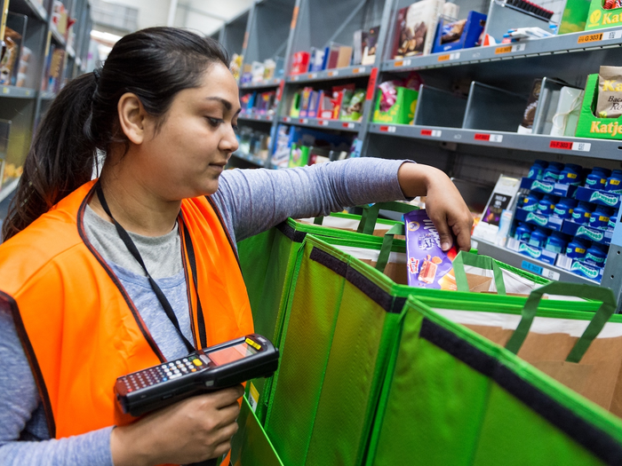 NationalCartCo's tweet photo. Online packaged food and beverages sales could exceed $100 billion this year.  Now is the time to make your online order fulfillment more efficient. Learn more about our picking #carts to help your picking process. https://t.co/L5ukAupkPu #groceryindustry https://t.co/rwAQxAKa46