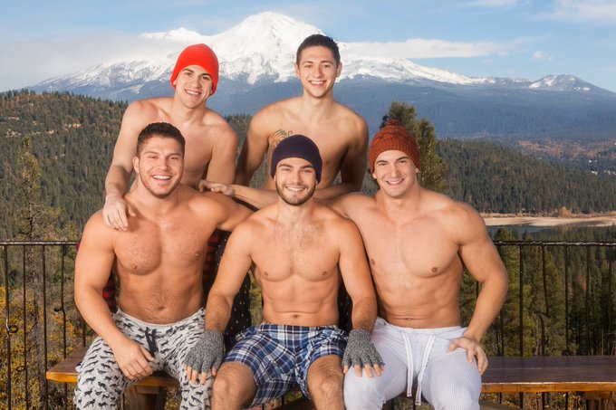 [Medium] If you can name all 5, you're a gay icon. https://t.co/FhdKw3qWeZ
