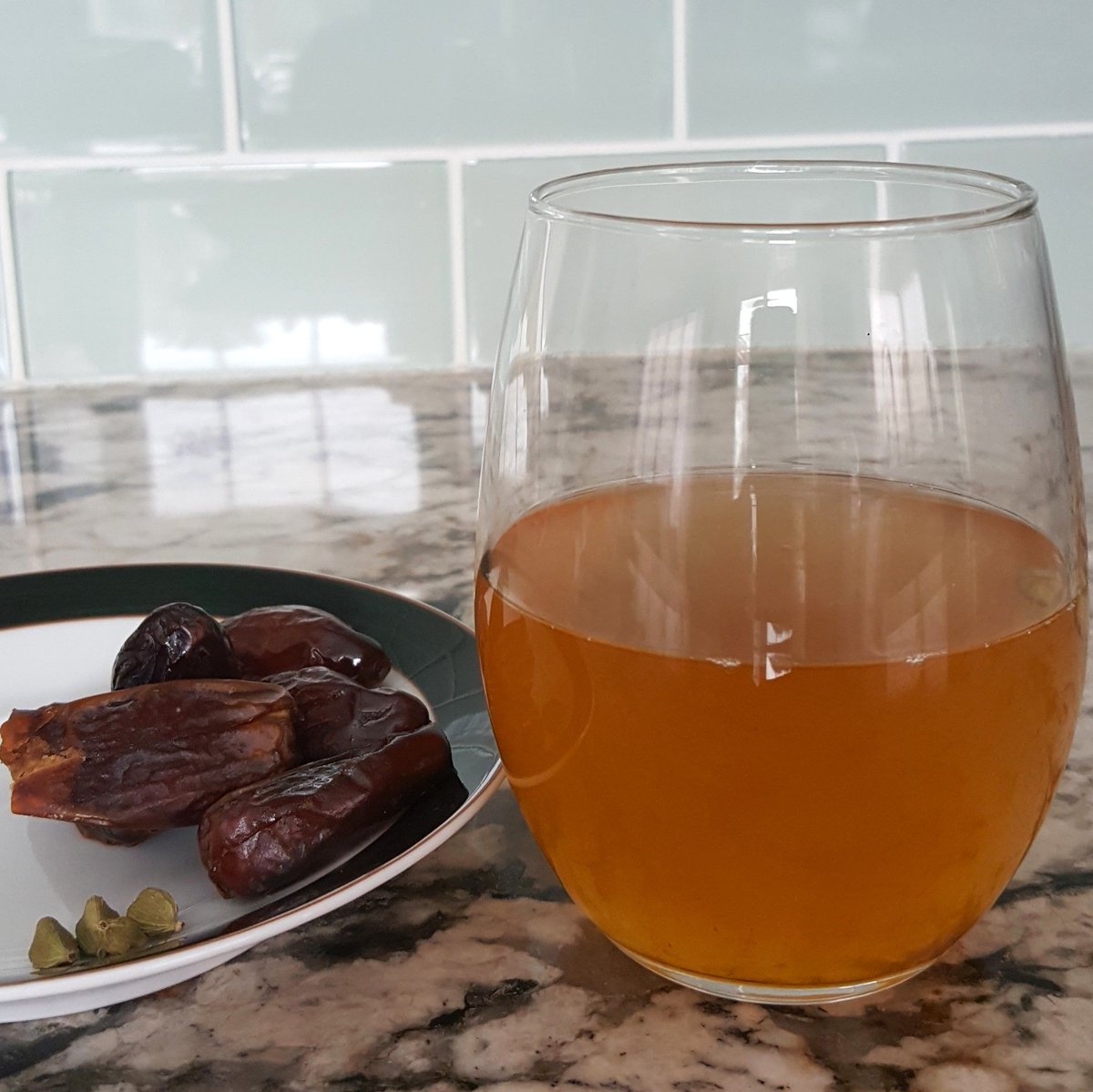 BuchaBrewers's tweet photo. Looking for a unique new kombucha recipe?
✨Cardamom Date Kombucha is a unique must-try! Enjoy the pairing of caramelly dates with the sweet &amp; citrusy spice of green cardamom😋
https://t.co/otfDISuwZ8
#kombucha #homebrewing #kombucharecipes #recipes #kombuchalove #yum #healthy https://t.co/2l5uwvb2Oj