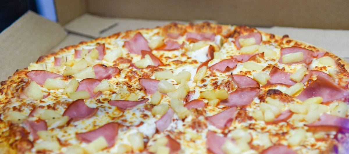 RT this to hype up pineapple on pizza. If this gets 200+ RTs, consider it official that pineapple's an elite pizza topping.