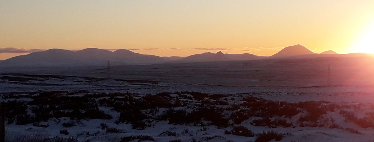 Dipper595's tweet image. Hills standing out tonight on way home