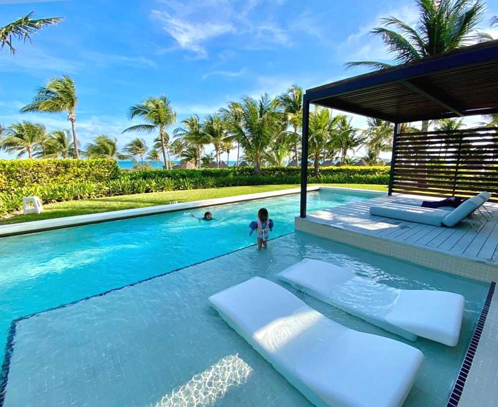 FinestResorts's tweet photo. Perfect for families, friends, and anyone who prefer a larger private pool. Yes, this is the FInest Club Imperial Suite with Private Pool.  Picture yourself here? #FinestPlayaMujeres #WednesdayWisdom by avacollis-avacollis. https://t.co/t2EM4cL5pA
