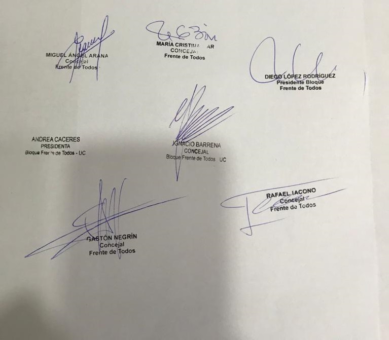 Concejales Frente de Tod☀️s Necochea (@concejalesft) on Twitter photo 👉El interbloque del Frente de Todos presentó un proyecto de declaración para que el <a href="/HCDNecochea/">HCD Necochea</a> exprese su beneplácito al proyecto de modificación de la Ley de Impuesto a las Ganancias que tramita en la Cámara de <a href="/DiputadosAR/">Diputados Argentina</a> de la Nación.
#Ganancias
#ArgentinaUnida 👉El interbloque del Frente de Todos presentó un proyecto de declaración para que el <a href="/HCDNecochea/">HCD Necochea</a> exprese su beneplácito al proyecto de modificación de la Ley de Impuesto a las Ganancias que tramita en la Cámara de <a href="/DiputadosAR/">Diputados Argentina</a> de la Nación.
#Ganancias
#ArgentinaUnida