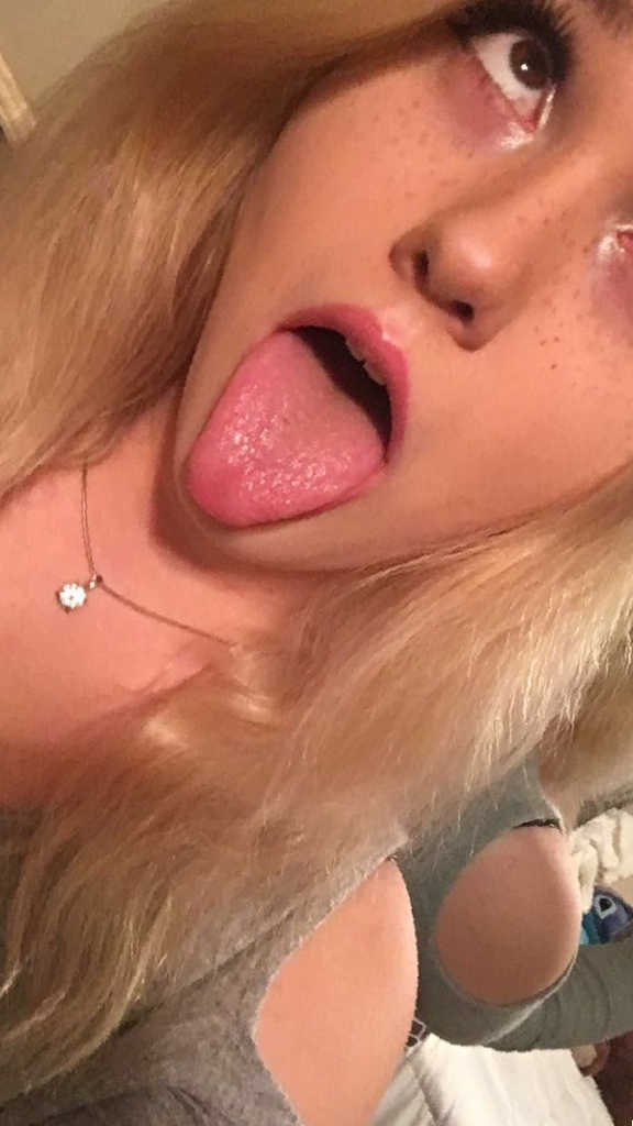 KateHatcher3's tweet photo. 😋 Listen, what do you think about this - big boobs sex 💋 hot milf and boobs video 🔴🥀 #MilfTube  #DirtyChatRooms https://t.co/HWm0G9RgPl