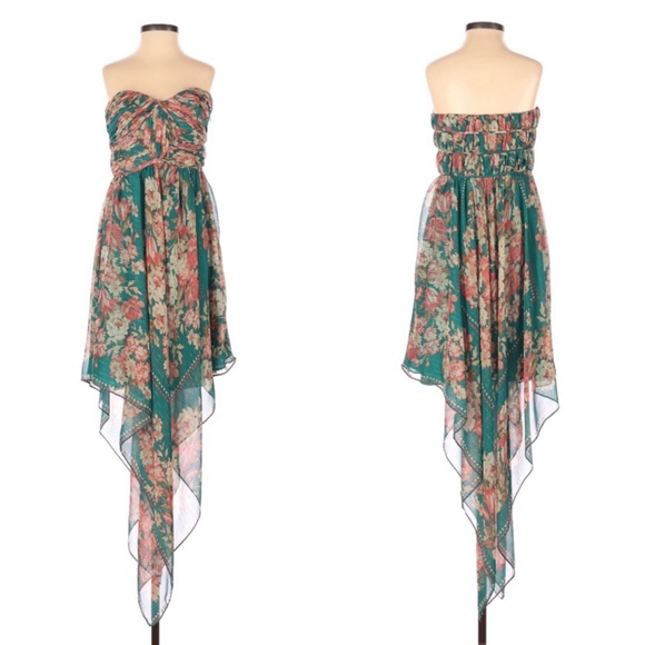 So good I had to share! Check out all the items I'm loving on <a href="/Poshmarkapp/">Poshmark</a> from @KGVanHorn <a href="/Tasha58422452/">Tasha</a> #poshmark #fashion #style #shopmycloset #pearlbygeorginachapman: posh.mk/UVGhttWFLdb