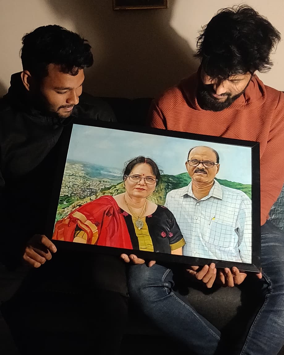 Hue_Wing's tweet photo. It's a completely different feeling when you get to meet your childhood friends as clients.

I've gone to school with these people, from LKg to class 12th, and now this classmate of mine got this painting made for his parents's wedding anniversary.

#Commissioned_Work
#Hue_Wing https://t.co/IKDZIoNaPB