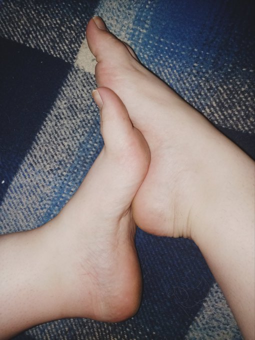Selling feet pics!!! With or without socks and dirty or clean 😏 #feetaddiction #footModels #SellingContent<a href="/tag/footfetish"class="tags"><span>#footfetish</span></a><a href="/tag/footfriday"class="tags"><span>#footfriday</span></a><a href="/tag/footmodels"class="tags"><span>#footmodels</span></a><a href="/tag/sockjob"class="tags"><span>#sockjob</span></a><a href="/tag/onlyfans"class="tags"><span>#onlyfans</span></a>